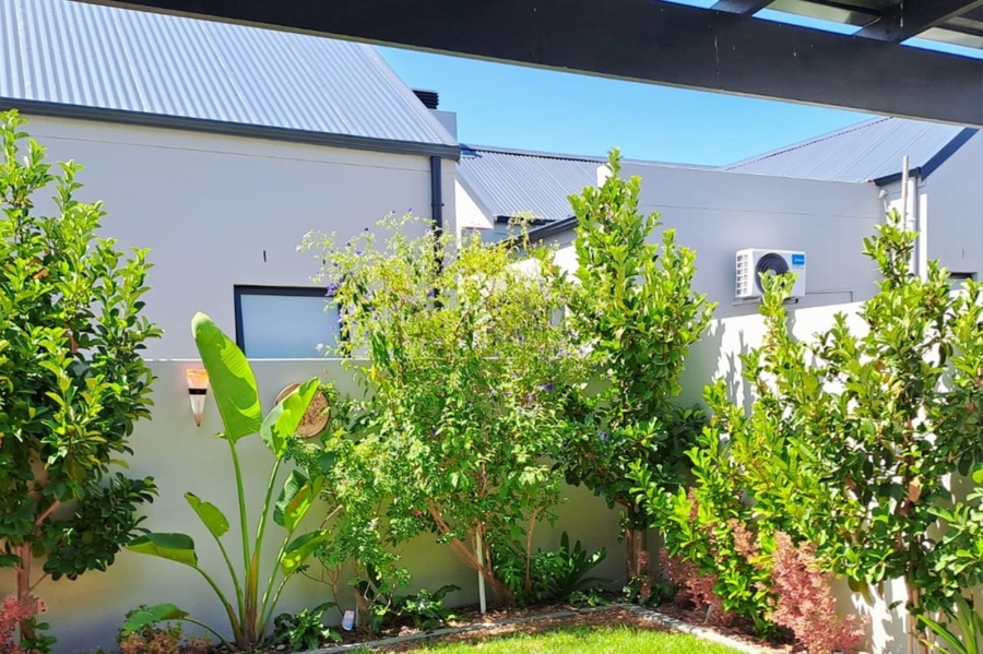 3 Bedroom Property for Sale in Aan de Wijnlanden Western Cape